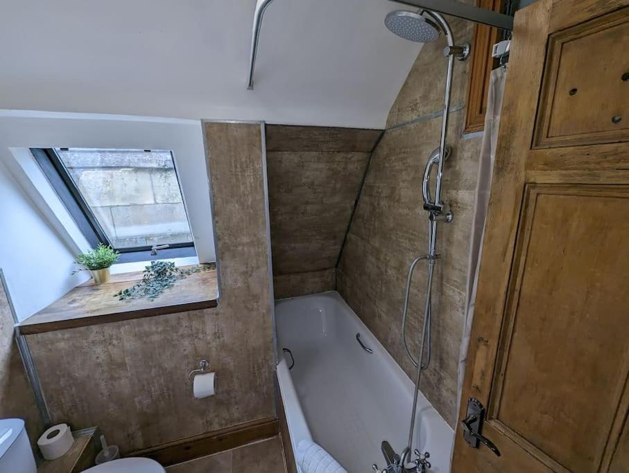 River Street Rest Bath Exterior photo
