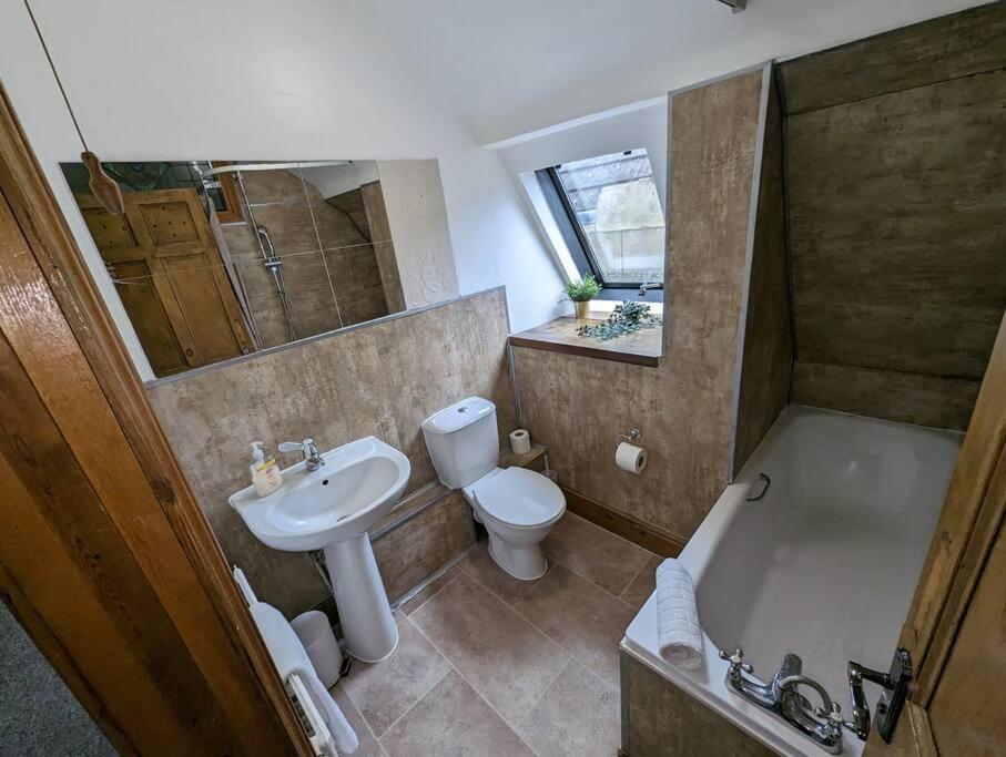 River Street Rest Bath Exterior photo